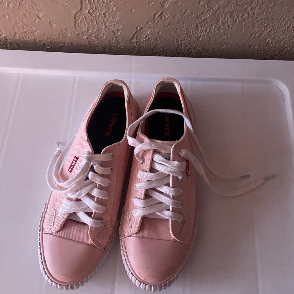 Women’s shoes
